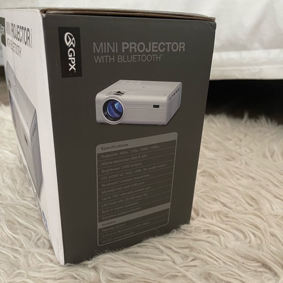 GPX mini projector with Bluetooth - Picture 3 of 9